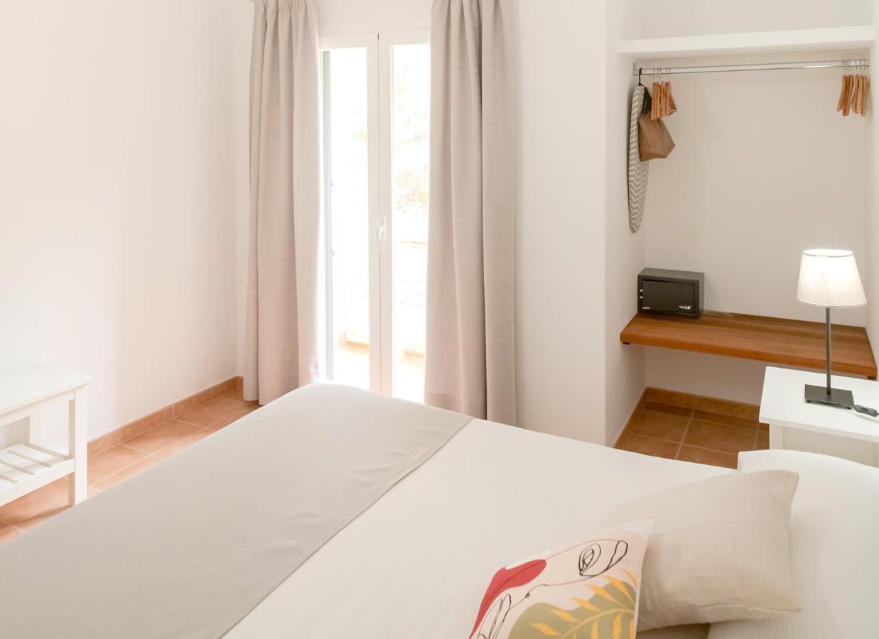 Apartamentos El Pino - Formentera Break Es Caló Buitenkant foto