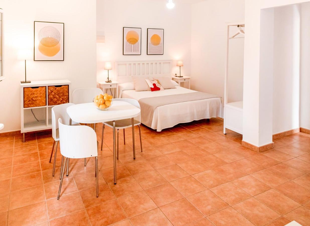 Apartamentos El Pino - Formentera Break Es Caló Buitenkant foto